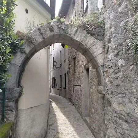 La Tana Al A Due Passi Dal Διαμέρισμα Μενάτζιο